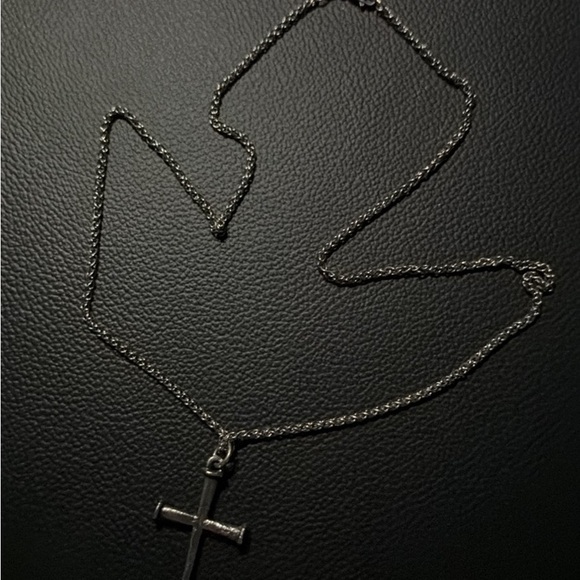 James Avery Textured Silver Cross Pendant & necklace - Picture 4 of 6